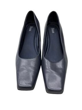 Bass Tristie Navy Leather Kitten Heel Pumps